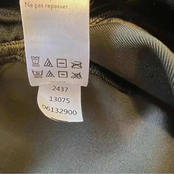 Spanx Faux Leather Mid Rise Wine Burgundy Red Leggings - Picture 8 of 8